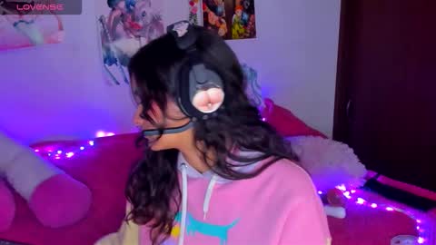 Snapshot of maki_sins chatting on 09.19.25 Maki Sins online show from 09.19.25