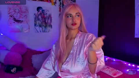 Snapshot of maki_sins chatting on 10.20.25 Maki Sins online show from 10.20.25