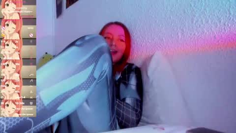 Snapshot of makii_33 chatting on 02.11.25 ...  ... online show from 02.11.25