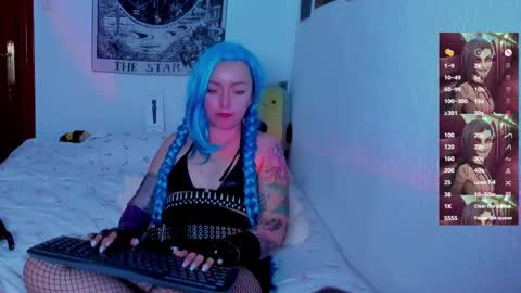 Snapshot of makii_33 chatting on 03.08.25 ...  ... online show from 03.08.25