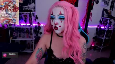 Snapshot of makii_33 chatting on 09.25.25 ...  ... online show from 09.25.25