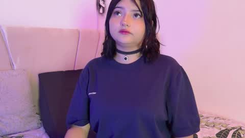 Snapshot of makii__ chatting on 11.11.25 Maki online show from 11.11.25