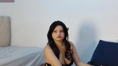 Snapshot of makii__ chatting on 02.22.26 Maki online show from 02.22.26