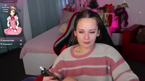 Snapshot of makima_lee chatting on 12.30.24 Makima online show from 12.30.24