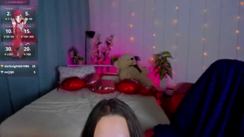 Snapshot of makima_lee chatting on 02.08.25 Makima online show from 02.08.25