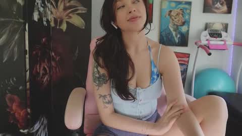 Snapshot of makiyahbelle2 chatting on 12.03.25 MakiyahBelle online show from 12.03.25