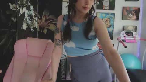 MakiyahBelle online show from 12.17.25