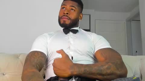 Snapshot of makonneen chatting on 11.07.25 Makonnen online show from 11.07.25