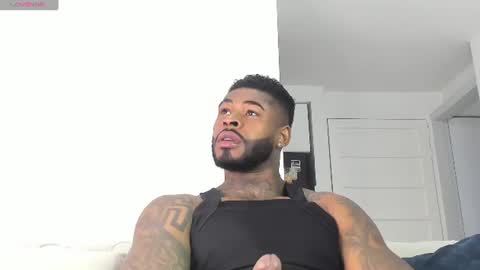 Snapshot of makonneen chatting on 06.19.26 Makonnen online show from 06.19.26