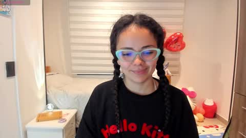 Snapshot of mal_norma chatting on 12.18.25 Mal Norma online show from 12.18.25