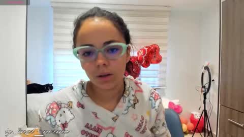 Snapshot of mal_norma chatting on 12.22.25 Mal Norma online show from 12.22.25