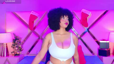 Snapshot of malaikabrown chatting on 12.17.25 online show from 12.17.25