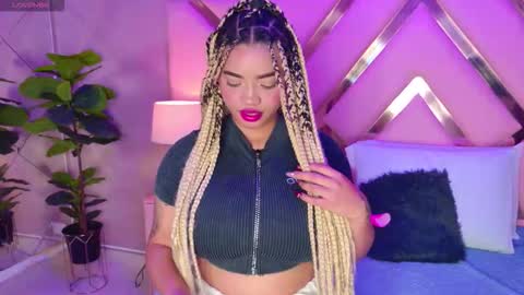 Snapshot of malaikabrown chatting on 01.10.26 online show from 01.10.26