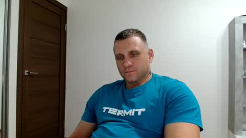 Snapshot of malchyshka chatting on 10.21.25 malchyshka online show from 10.21.25