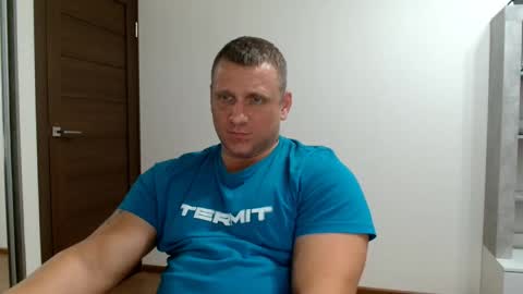 Snapshot of malchyshka chatting on 10.31.25 malchyshka online show from 10.31.25