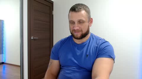 Snapshot of malchyshka chatting on 12.18.25 malchyshka online show from 12.18.25