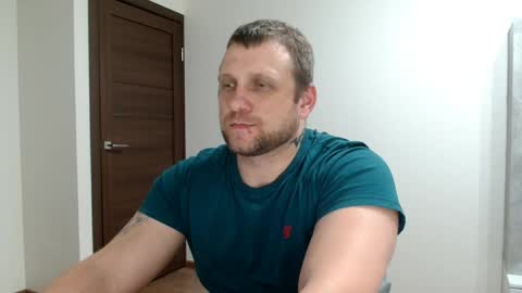 Snapshot of malchyshka chatting on 04.01.26 malchyshka online show from 04.01.26