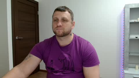 Snapshot of malchyshka chatting on 04.22.26 malchyshka online show from 04.22.26