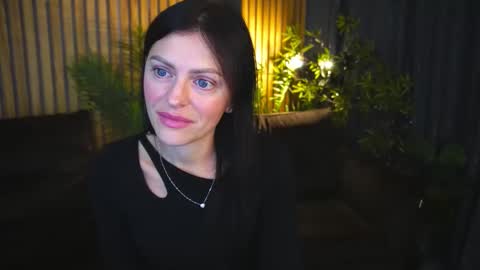 Snapshot of maleficentcrown chatting on 11.03.25 maleficentcrown online show from 11.03.25