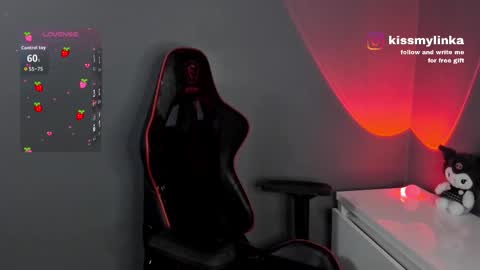 Snapshot of mali_doll chatting on 09.10.25 Malinka online show from 09.10.25