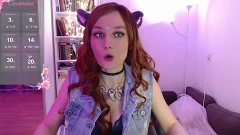 Snapshot of mali_sia chatting on 02.12.25 Mischelle online show from 02.12.25