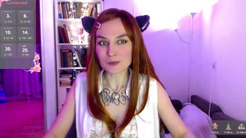 Snapshot of mali_sia chatting on 02.15.25 Mischelle online show from 02.15.25