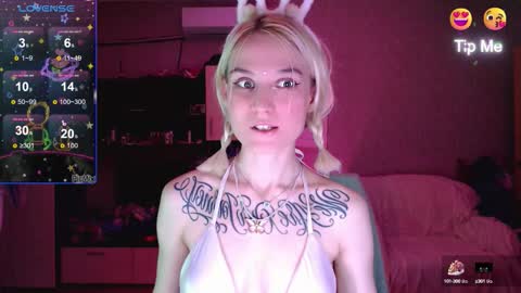 Snapshot of mali_sia chatting on 10.06.25 Mischelle online show from 10.06.25