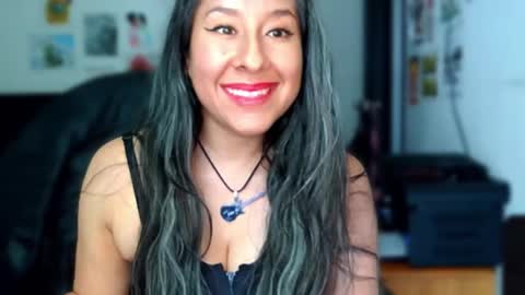 Snapshot of malishka_fox chatting on 11.18.25 Malishka online show from 11.18.25