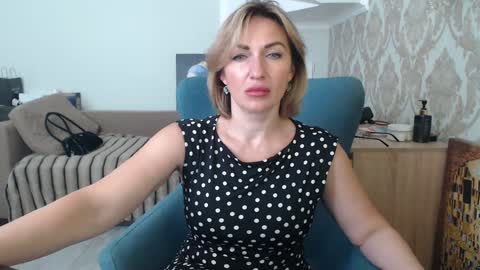 Snapshot of mallinia chatting on 05.24.26 mallinia online show from 05.24.26