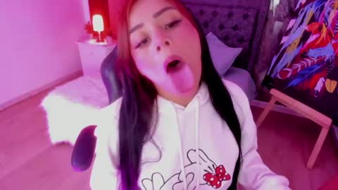 Snapshot of mallorie_owens chatting on 05.16.26 Mallorie online show from 05.16.26