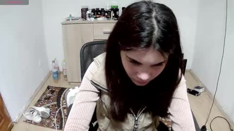 mallorymyers online show from 12.03.25