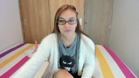 Snapshot of malucam_06 chatting on 06.05.26 instagram nueela online show from 06.05.26