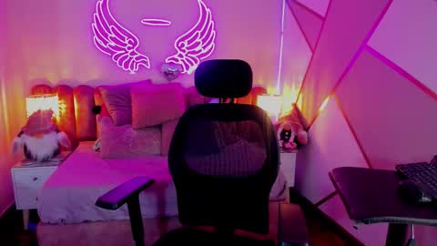   online show from 12.20.25