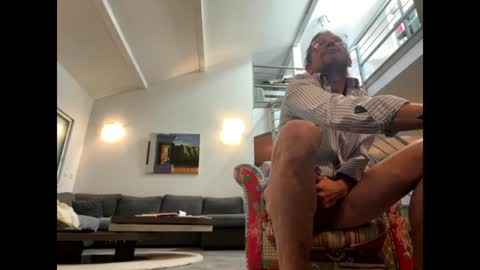 Snapshot of man38110 chatting on 01.12.25 man38110 online show from 01.12.25