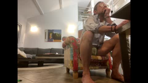 Snapshot of man38110 chatting on 01.12.25 man38110 online show from 01.12.25