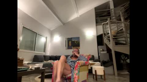 Snapshot of man38110 chatting on 02.02.25 man38110 online show from 02.02.25