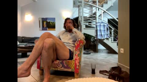 Snapshot of man38110 chatting on 02.15.25 man38110 online show from 02.15.25