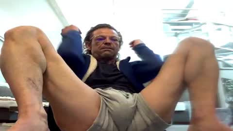 Snapshot of man38110 chatting on 02.26.25 man38110 online show from 02.26.25