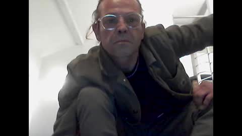 Snapshot of man38110 chatting on 03.09.25 man38110 online show from 03.09.25