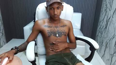 man_san11 online show from 10.16.25