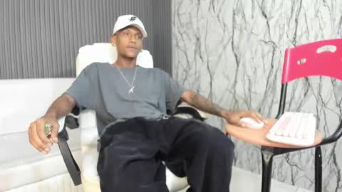 man_san11 online show from 12.21.25