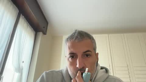 Snapshot of manager82 chatting on 11.10.25 manager82 online show from 11.10.25