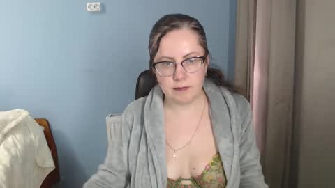 Snapshot of mandarinka28 chatting on 12.02.25 mandarinka28 online show from 12.02.25