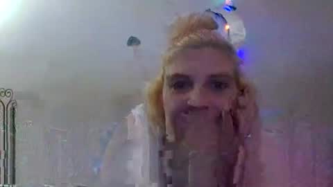 Snapshot of mandilube39 chatting on 01.27.25 mindy22 online show from 01.27.25