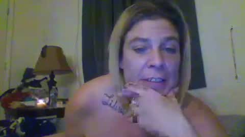 Snapshot of mandilube39 chatting on 10.15.25 mindy22 online show from 10.15.25