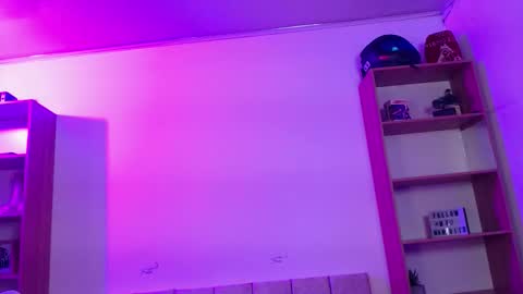 Snapshot of mangxx chatting on 12.22.25 Danny online show from 12.22.25