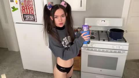 manicpixiedreamfrog online show from 03.19.26