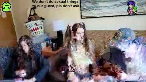 Snapshot of manicpixiedreamfrog chatting on 06.14.26 manicpixiedreamfrog online show from 06.14.26