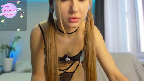 Snapshot of manita_misti chatting on 01.08.25 Manita online show from 01.08.25