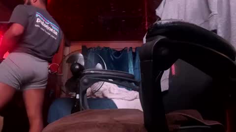 manohsteel1 online show from 10.28.25